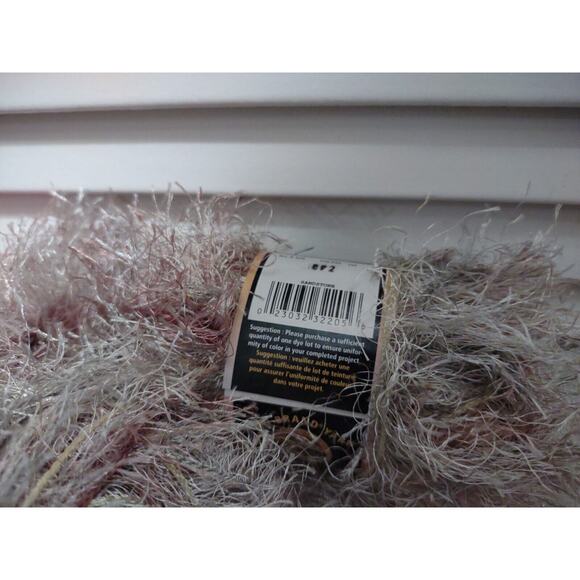 Lion Brand Fun Fur yarn 5 weight Sandstone 5.25 oz total weight 192 yards length - Picture 3 of 6